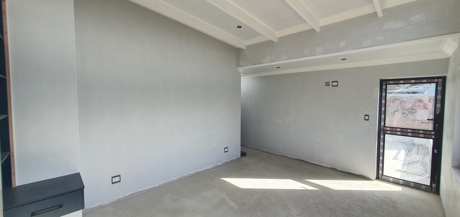 4 Bedroom Property for Sale in Mossel Bay Central Western Cape